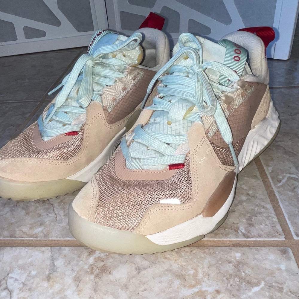 Jordan Delta Vachetta Tan Light Cream